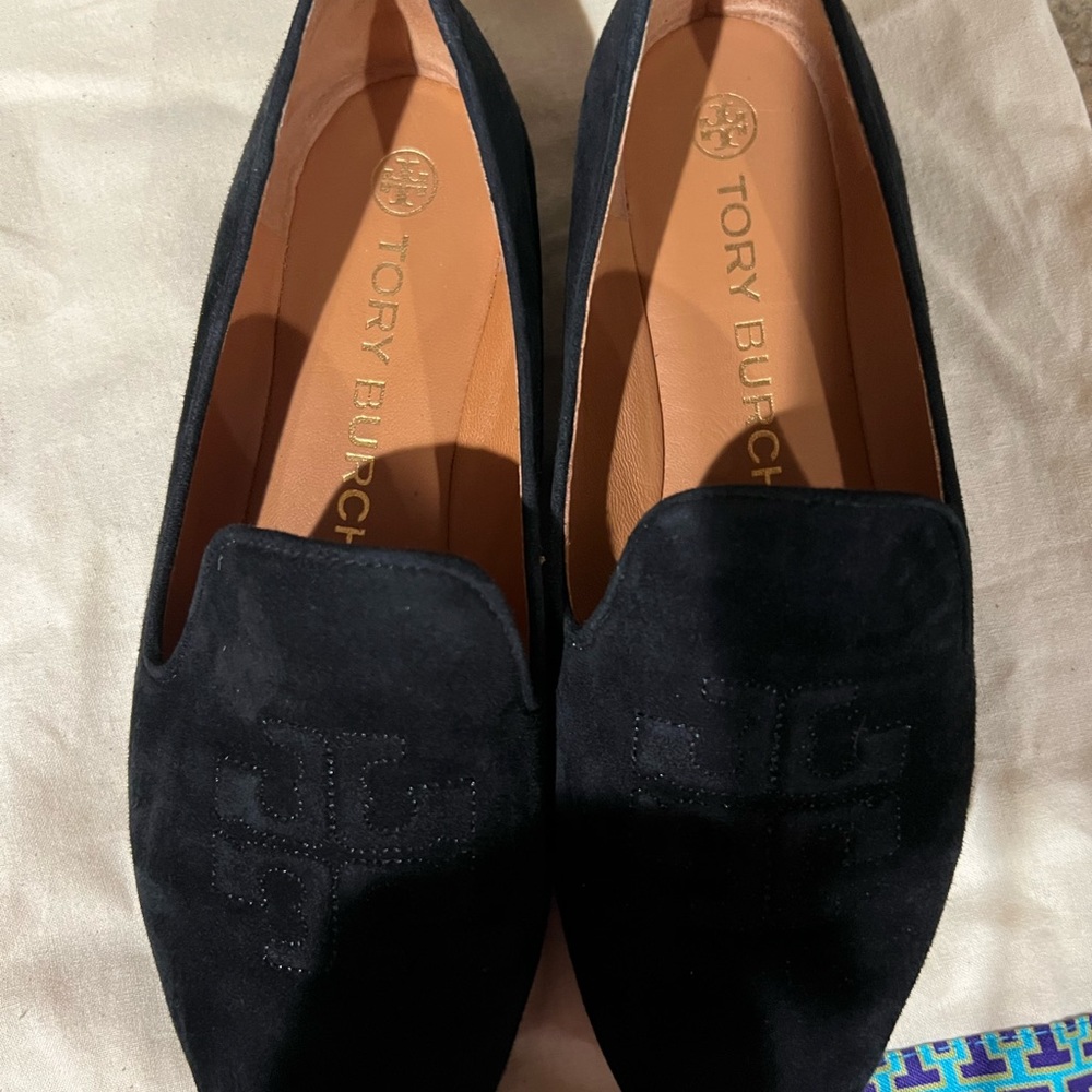 Tory burch suede loafers/flats. Brand new without a box.